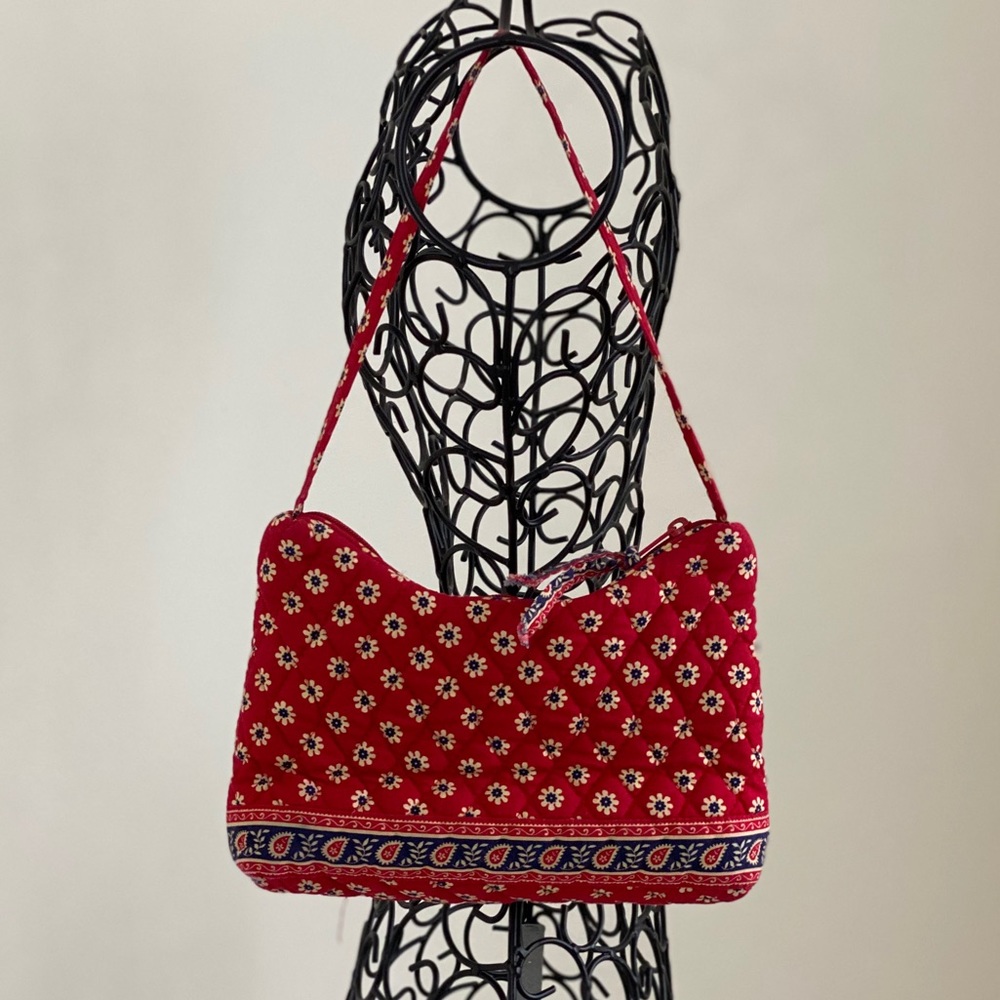 RED WHITE AND BLUE VERA BRADLEY QUILTED PURSE